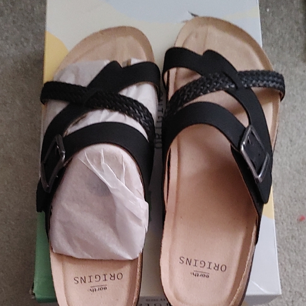 Earth Origins Black Sandals - Picture 2 of 5